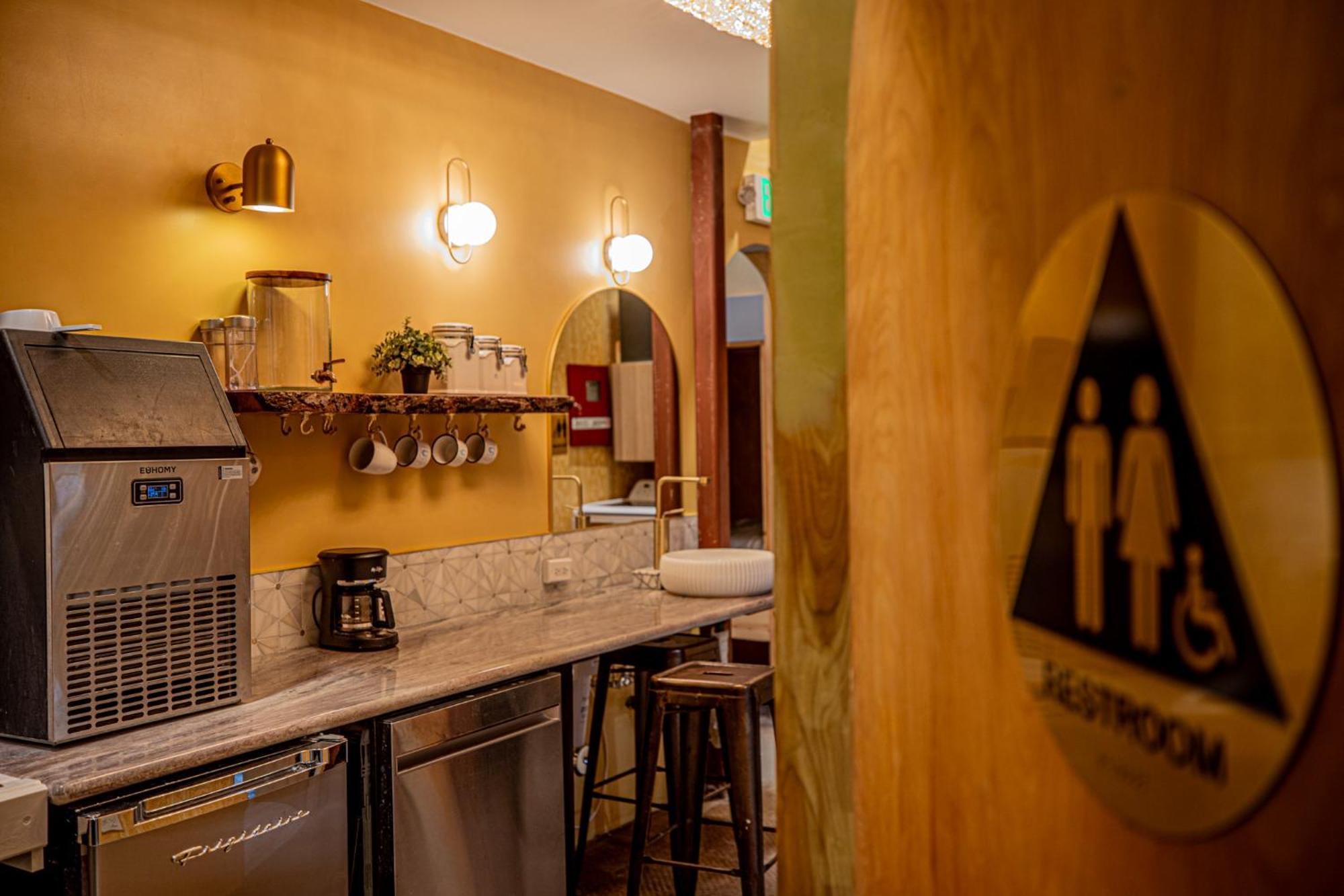 Social Stays - Santa Barbara'S First Hostel On State Street 외부 사진