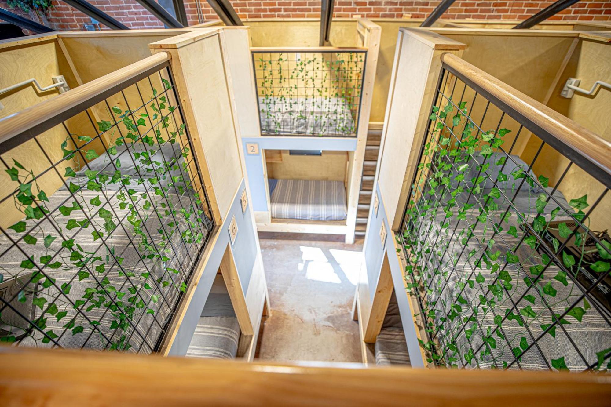 Social Stays - Santa Barbara'S First Hostel On State Street 외부 사진