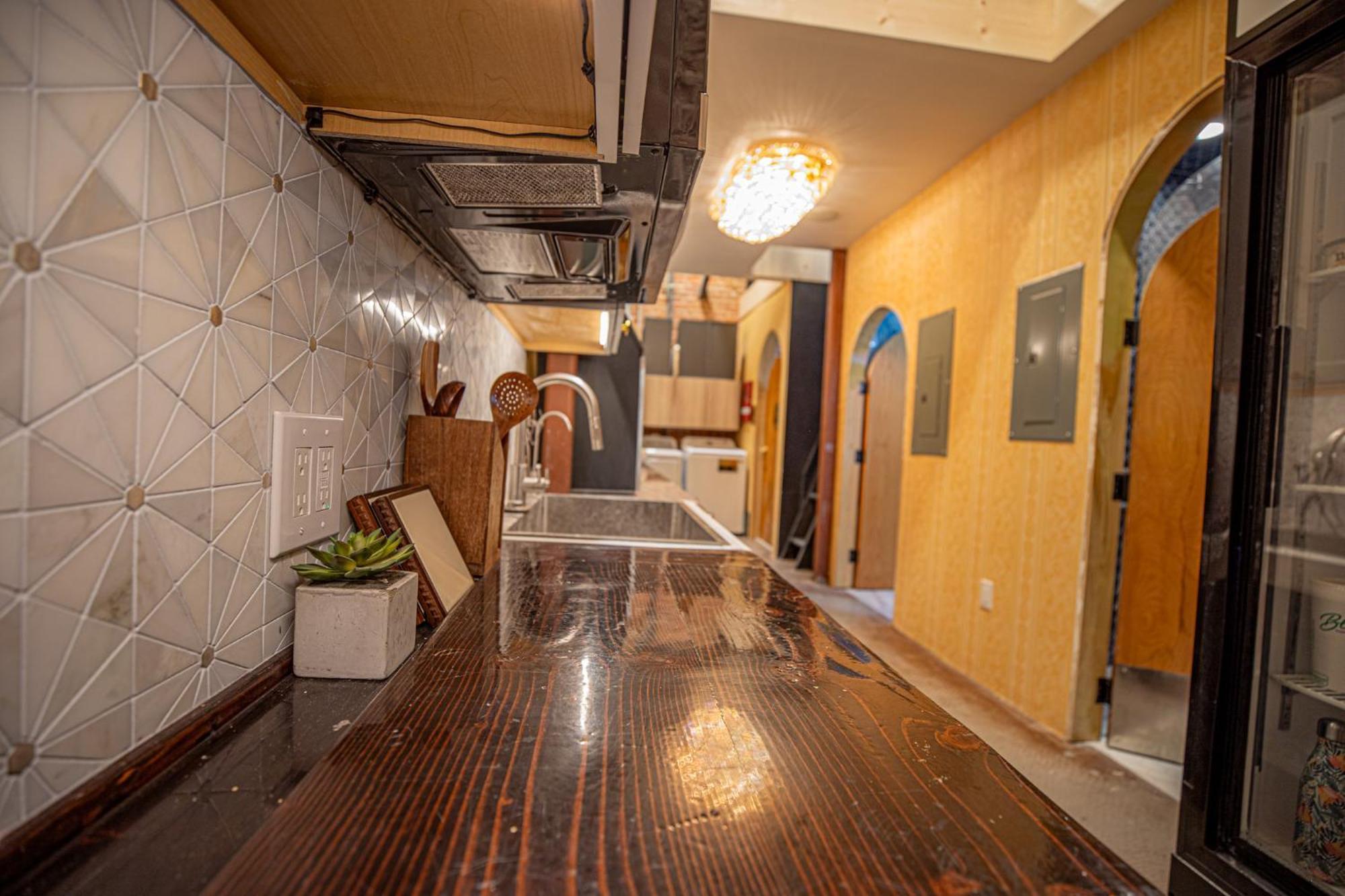 Social Stays - Santa Barbara'S First Hostel On State Street 외부 사진