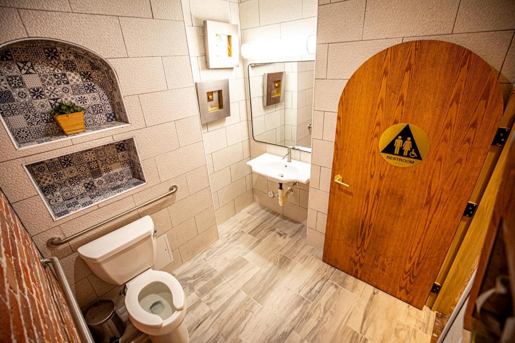 Social Stays - Santa Barbara'S First Hostel On State Street 외부 사진
